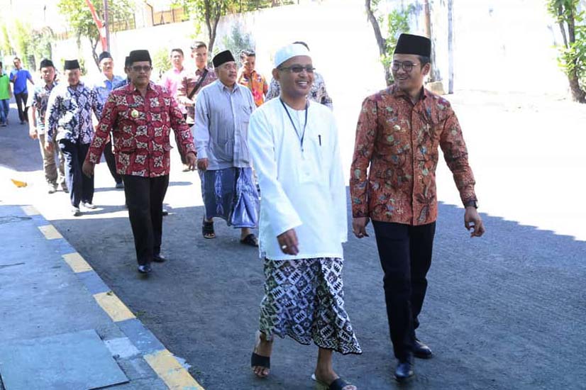 RKH. FACHRILLAH ASCHAL BERSAM BUPATI BANGKALAN