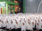 Santri Putri Pondok Pesantren Syaichona Moh. Cholil